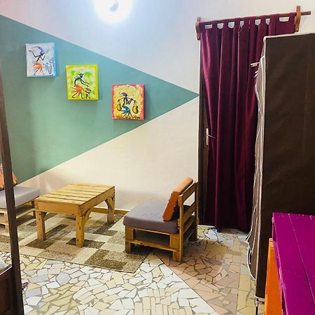 Akwa Guesthouse Котону Экстерьер фото