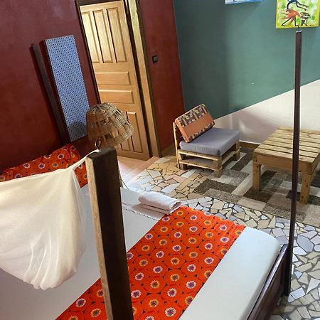Akwa Guesthouse Котону Экстерьер фото