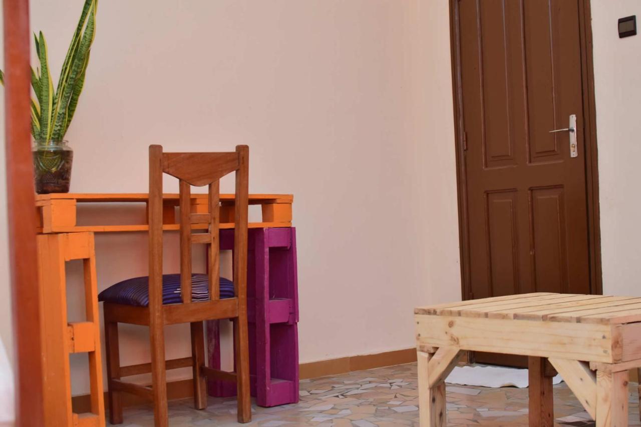 Akwa Guesthouse Котону Экстерьер фото