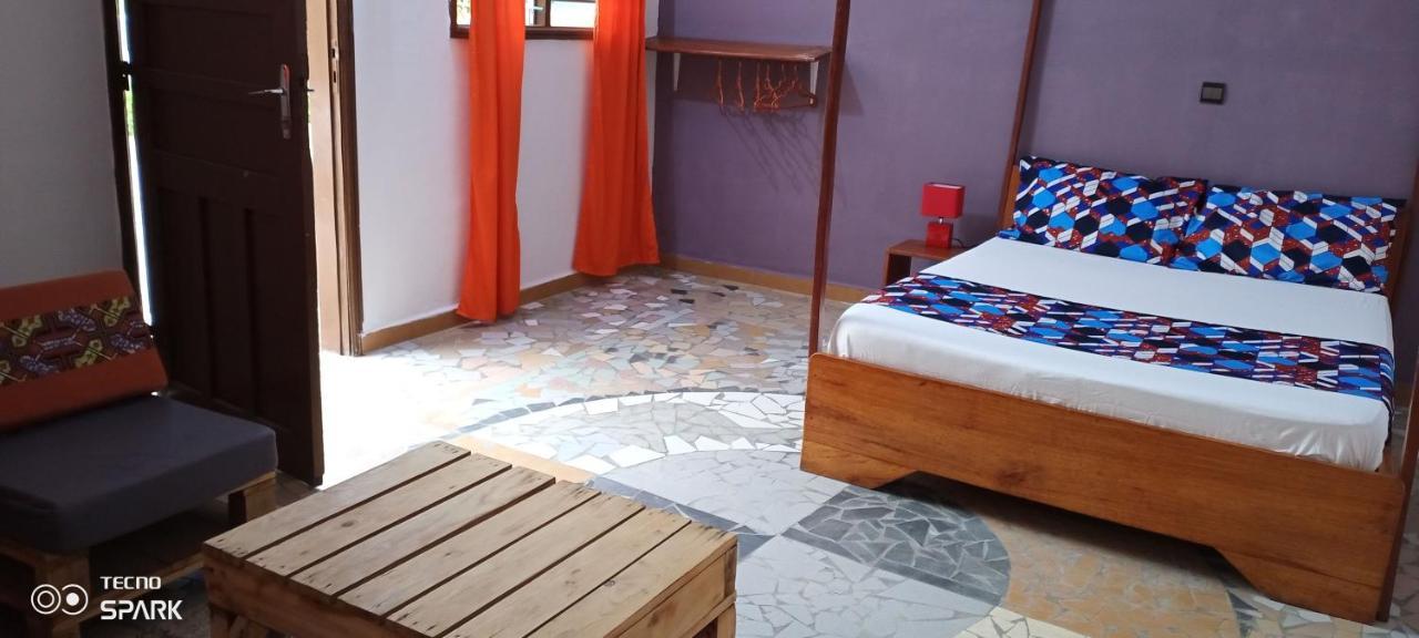 Akwa Guesthouse Котону Экстерьер фото